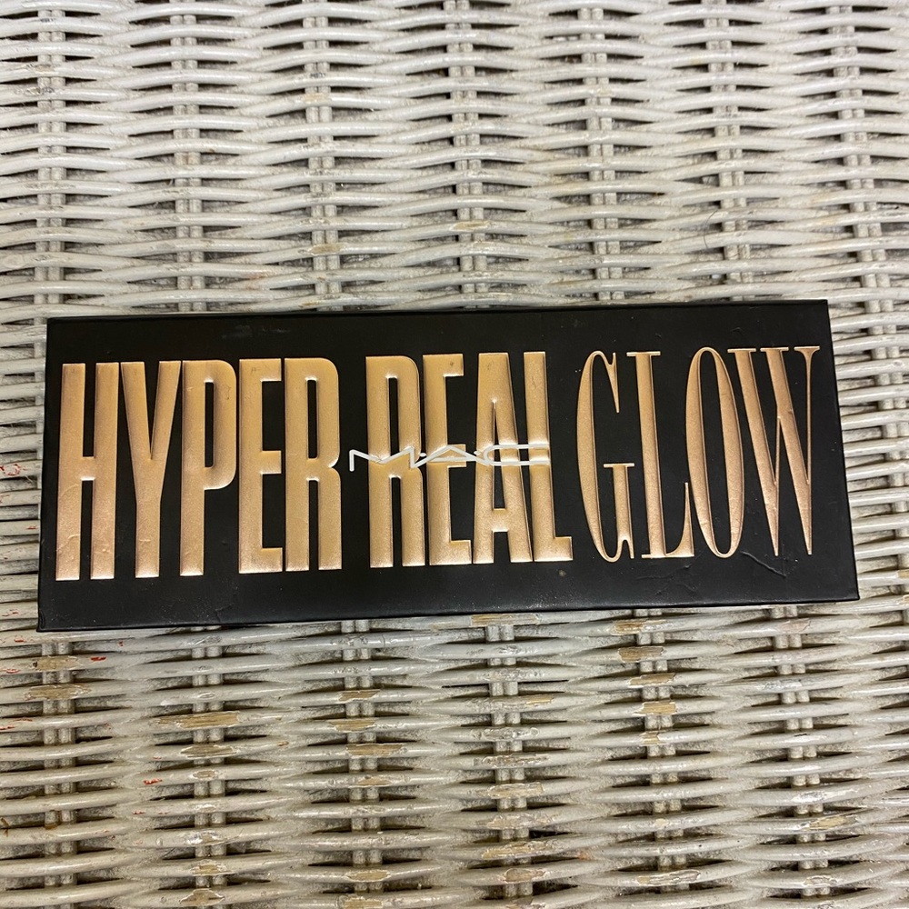 MAC Hyper Real Glow Palette